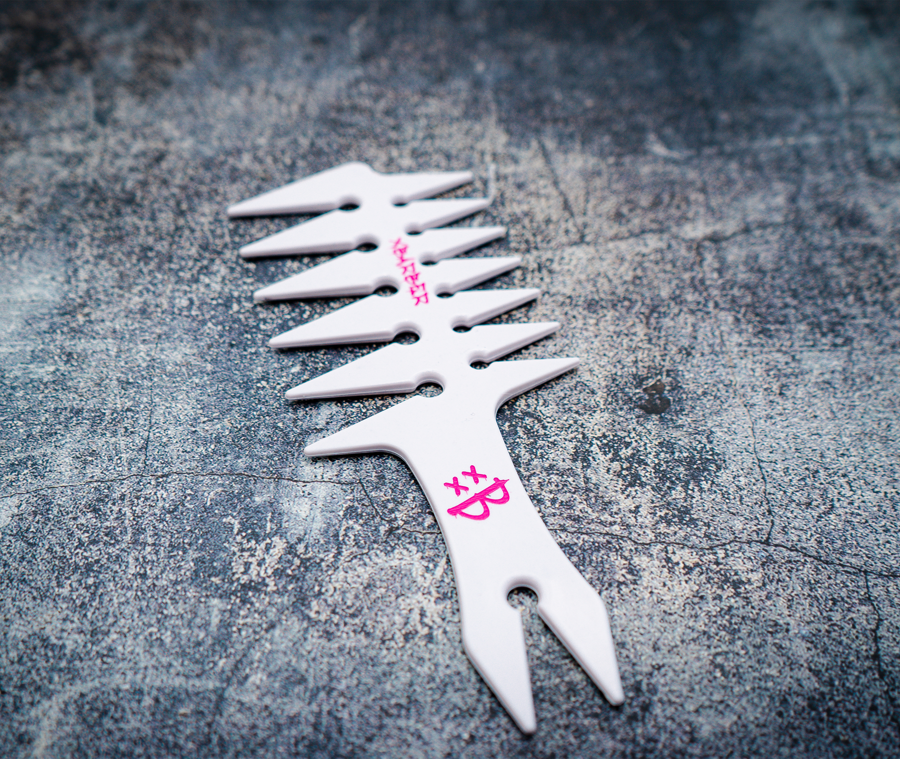 TeXBarber Comb White